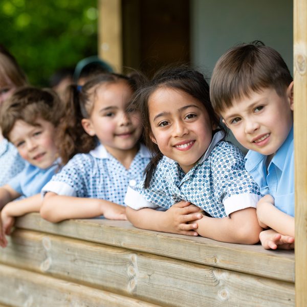 group-hut-smiles group-hut-smiles